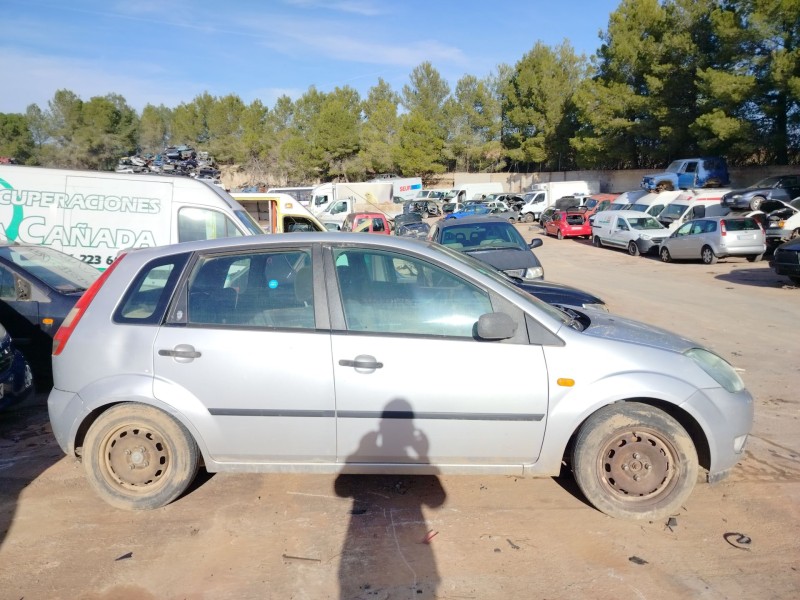 ford fiesta (cbk) del año 2004