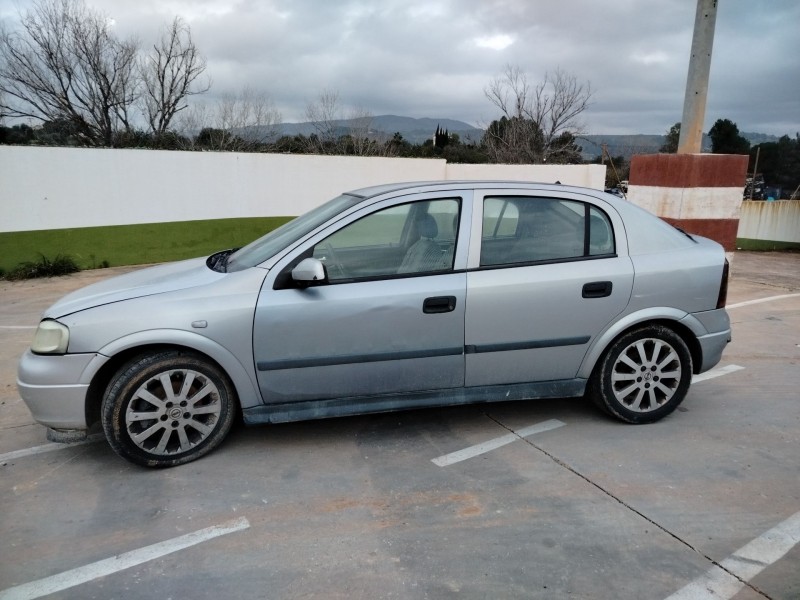 opel astra g berlina del año 2003