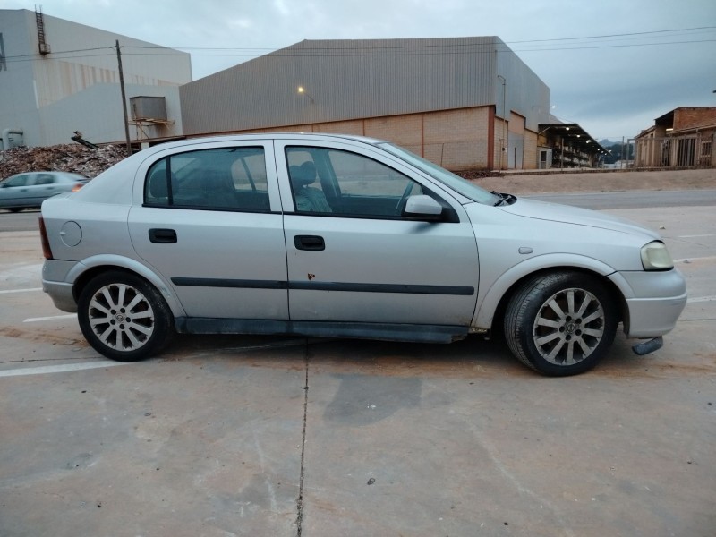 opel astra g berlina del año 2003