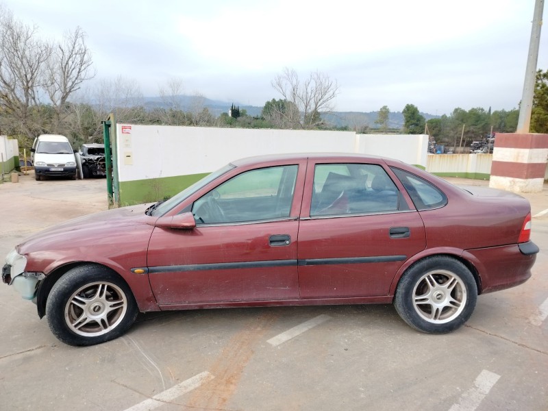 opel vectra b berlina del año 1999