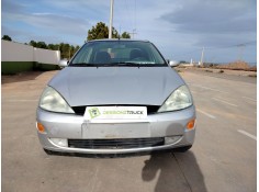ford focus berlina (cak) del año 2000