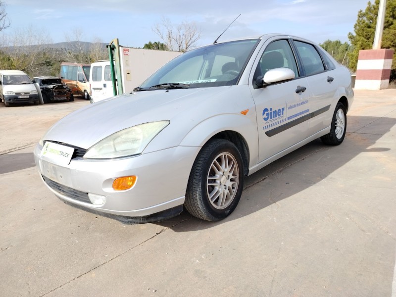 ford focus berlina (cak) del año 2000