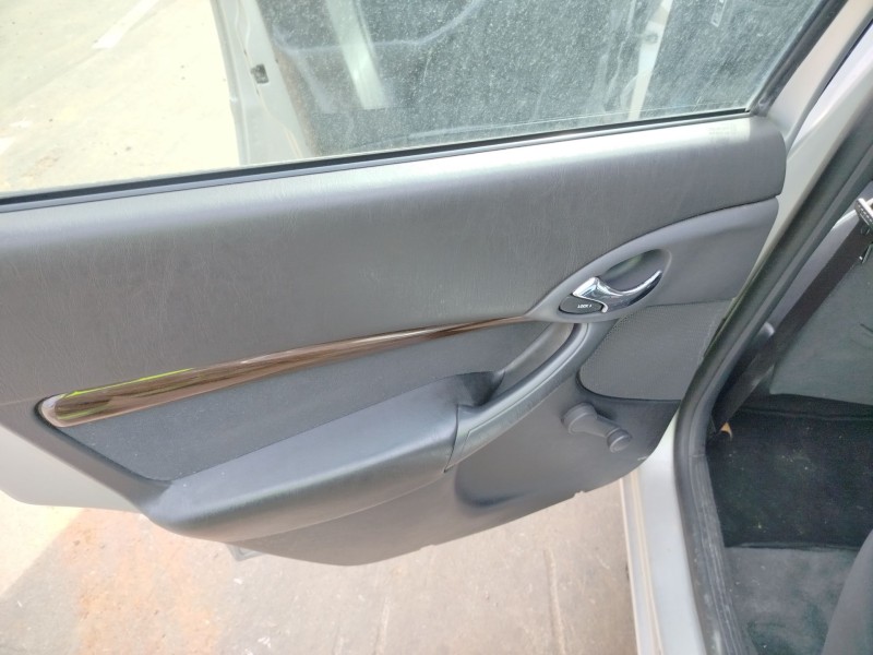 ford focus berlina (cak) del año 2000