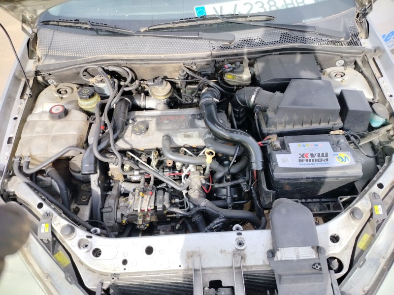 ford focus berlina (cak) del año 2000