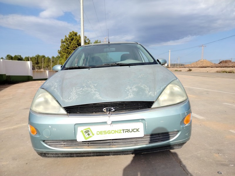ford focus berlina (cak) del año 2000