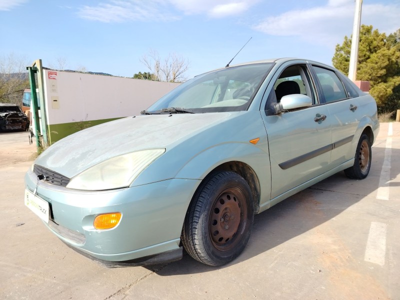 ford focus berlina (cak) del año 2000
