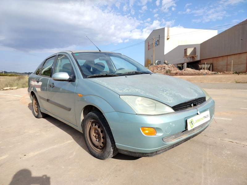 ford focus berlina (cak) del año 2000