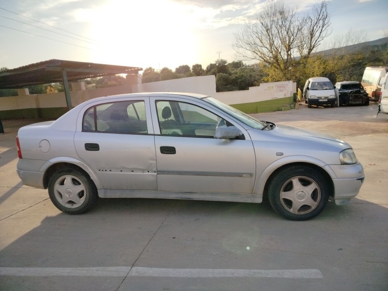 opel astra g berlina del año 1999