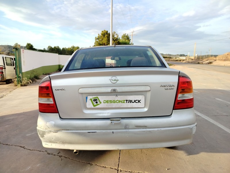 opel astra g berlina del año 1999