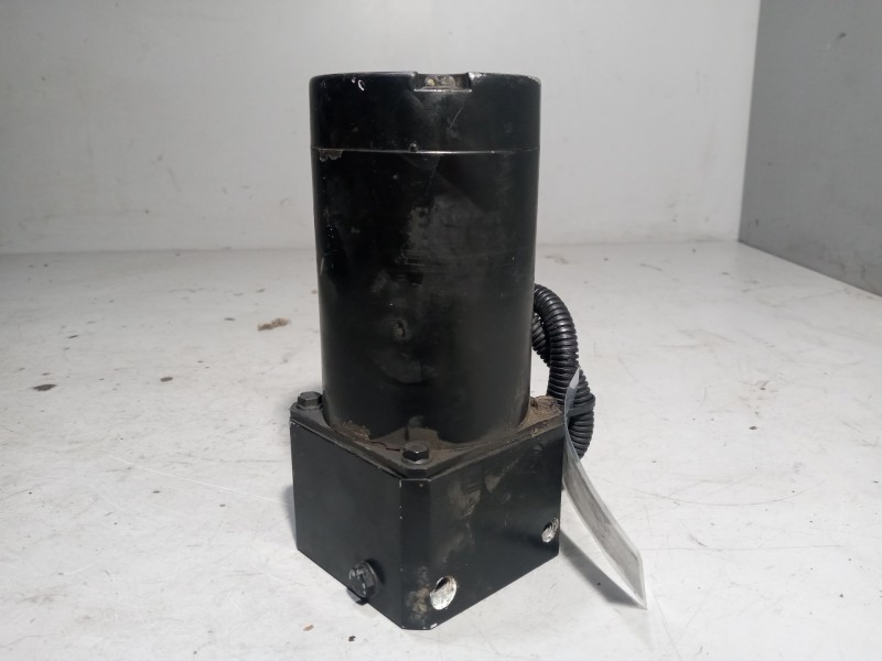 Recambio de bomba elevacion cabina para renault magnum 4xx.18/4xx.26 02  12.0 diesel referencia OEM IAM 82053290  