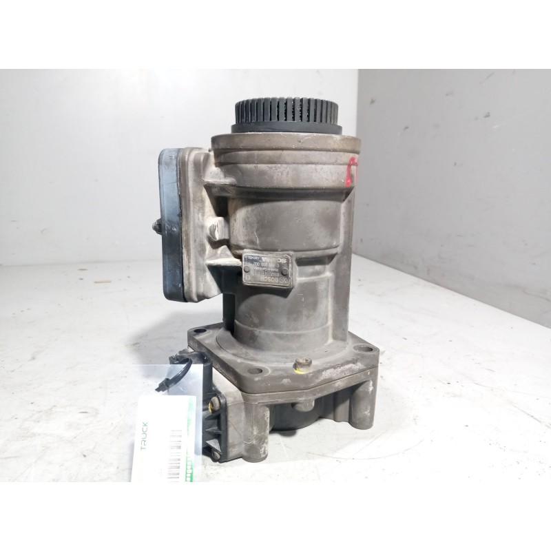 Recambio de valvula aire para scania serie 4 (p/r 144 c) 14.2 diesel referencia OEM IAM 1385439 VALVULA TRANSMISOR DE FRENO 0486