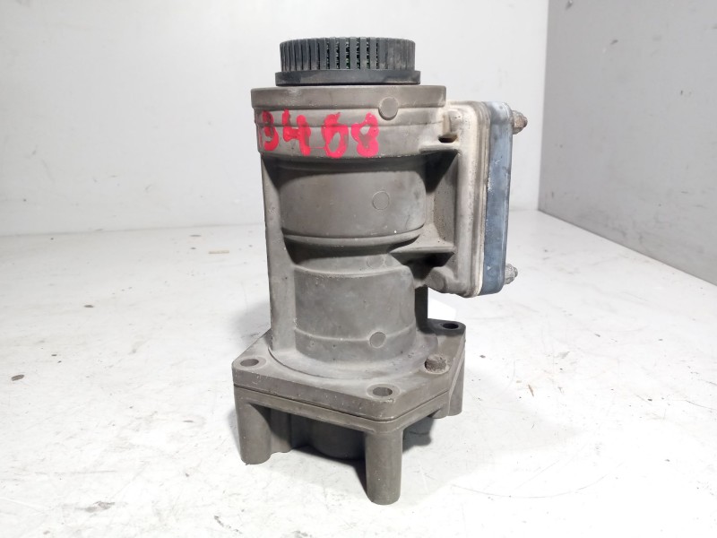 Recambio de valvula aire para scania serie 4 (p/r 144 c) 14.2 diesel referencia OEM IAM 1385439 VALVULA TRANSMISOR DE FRENO 0486