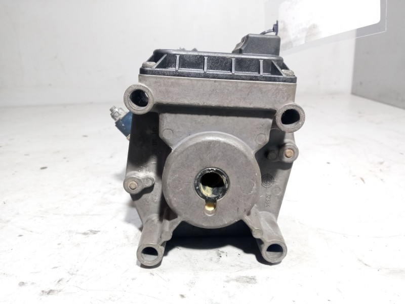 Recambio de valvula aire para scania serie 4 (p/r 144 c) 14.2 diesel referencia OEM IAM 1385439 VALVULA TRANSMISOR DE FRENO 0486