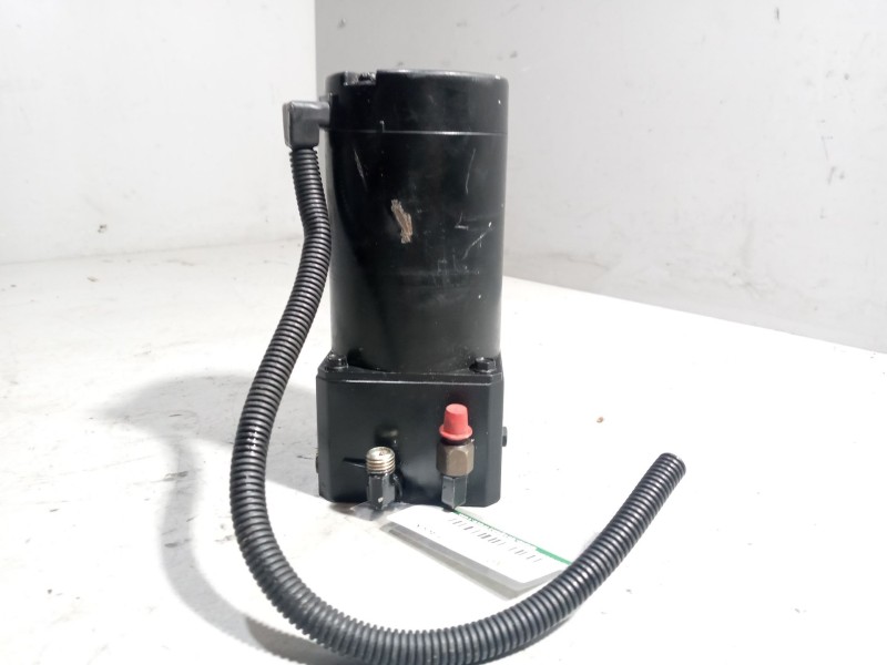 Recambio de bomba elevacion cabina para renault magnum ab diesel referencia OEM IAM 82053298  1035166522