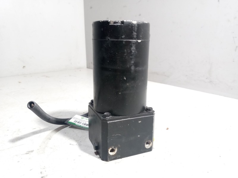 Recambio de bomba elevacion cabina para renault magnum ab diesel referencia OEM IAM 82053298  1035166522