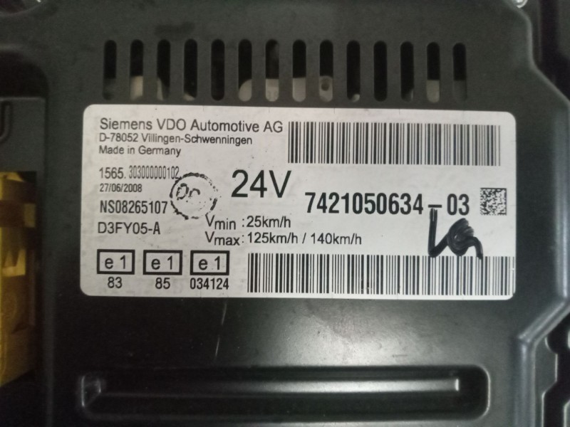 Recambio de cuadro instrumentos para renault magnum ab 2005 12.8 diesel referencia OEM IAM 7421050634  7422185292