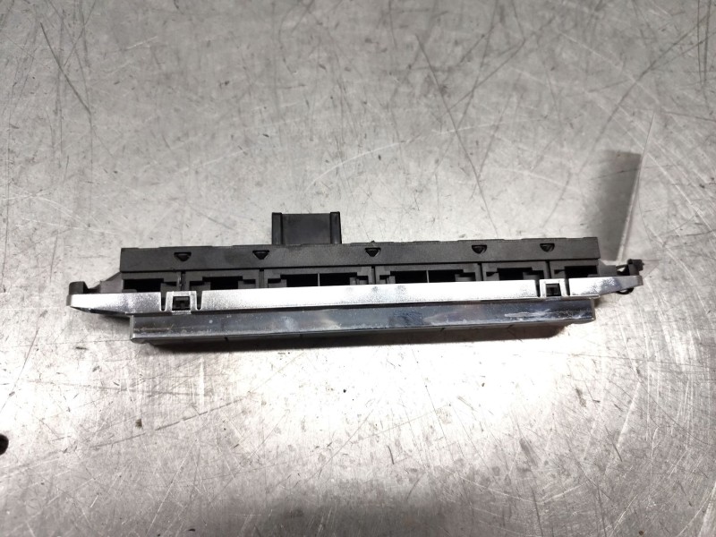 Recambio de warning para jaguar xf 3.0 v6 diesel edition referencia OEM IAM 8X2311B650AB  