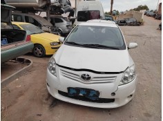 toyota auris del año 2011