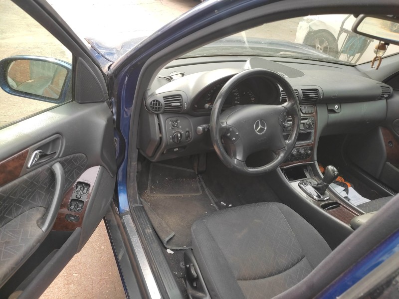 mercedes clase c (w203) berlina del año 2002