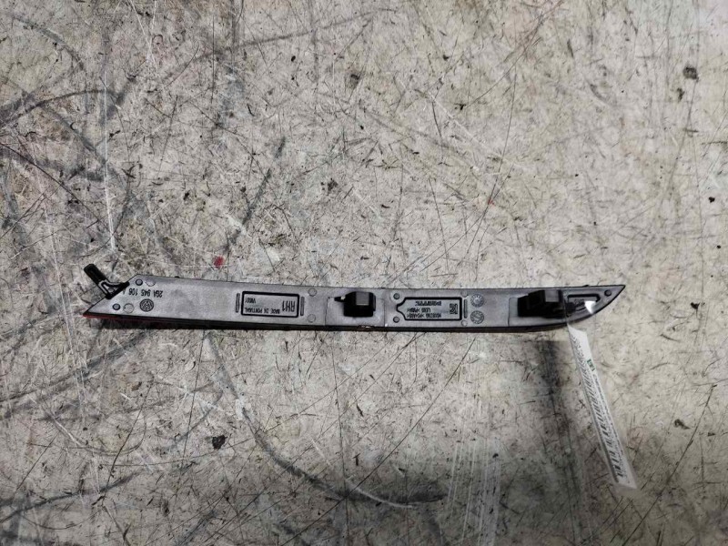 Recambio de catadioptrico trasero derecho para volkswagen t-roc 2.0 tdi referencia OEM IAM 2GA945106A  