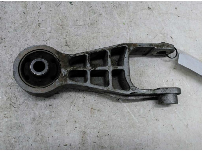 Recambio de soporte motor trasero para opel corsa c club referencia OEM IAM 13143386  