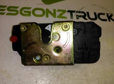 Recambio de cerradura puerta trasera derecha para peugeot 206 berlina e-music referencia OEM IAM 913887   2