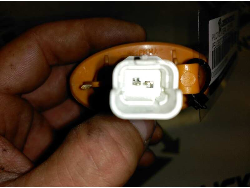 Recambio de piloto lateral izquierdo para peugeot 206 berlina e-music referencia OEM IAM   