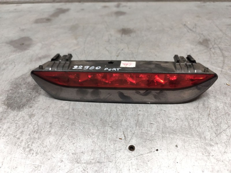 Recambio de luz central de freno para chevrolet aveo 1.4 cat referencia OEM IAM   