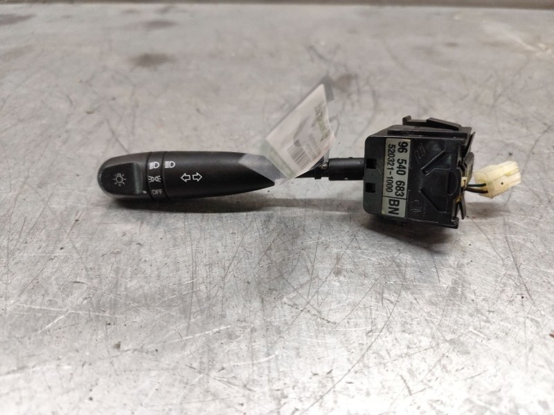 Recambio de mando intermitentes para chevrolet aveo 1.4 cat referencia OEM IAM 96540683BN  