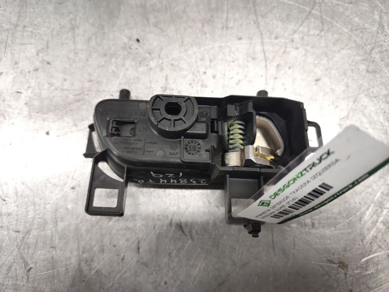 Recambio de maneta interior trasera izquierda para nissan juke (f16) acenta referencia OEM IAM   