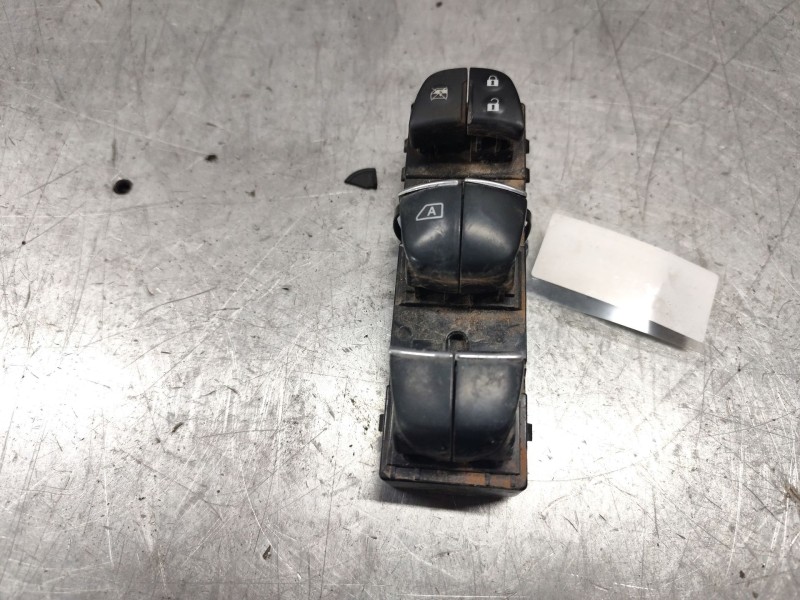 Recambio de mando elevalunas delantero izquierdo para nissan juke (f16) acenta referencia OEM IAM 190824SD1  