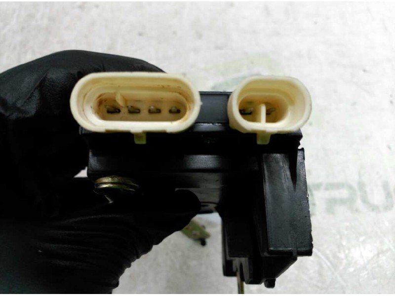 Recambio de cerradura puerta delantera izquierda para opel corsa a city referencia OEM IAM 90120862  