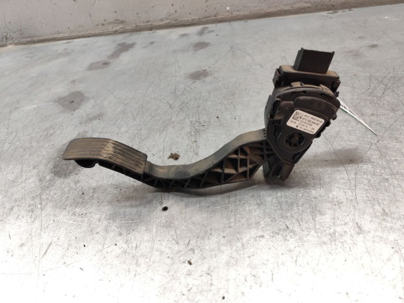 Recambio de potenciometro pedal para peugeot 207 sw confort referencia OEM IAM 9681844080  6 PINS