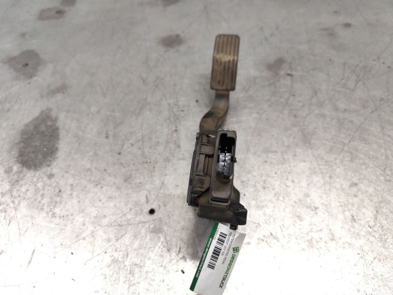 Recambio de potenciometro pedal para peugeot 207 sw confort referencia OEM IAM 9681844080  6 PINS