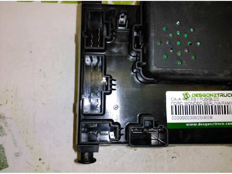 Recambio de caja reles / fusibles para ford mondeo berlina/familiar (fd) clx berlina referencia OEM IAM 1055130  