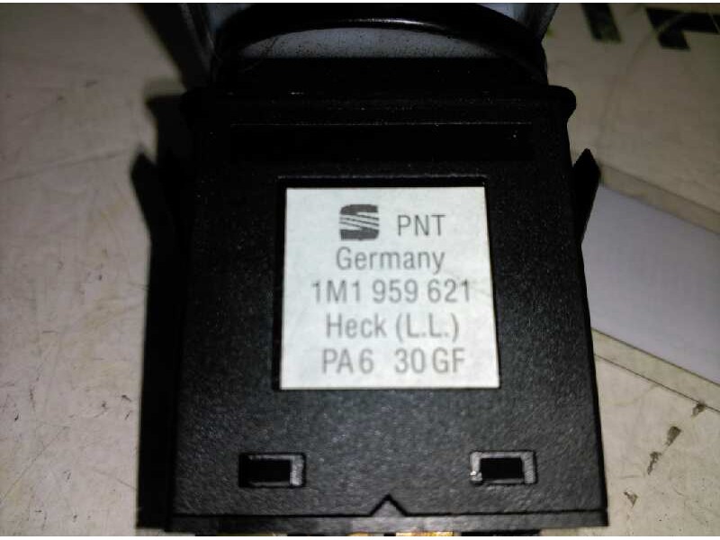 Recambio de boton antivaho para seat toledo (1m2) executive referencia OEM IAM 1M1959621  