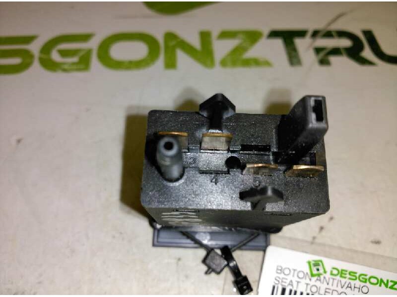 Recambio de boton antivaho para seat toledo (1m2) executive referencia OEM IAM 1M1959621  