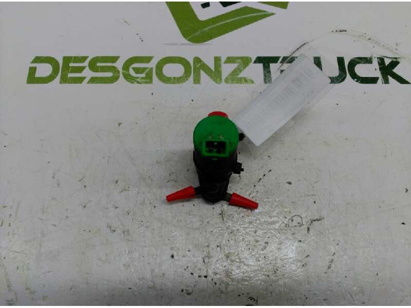 Recambio de bomba limpia para peugeot 806 universal studios port aventura referencia OEM IAM 90095  