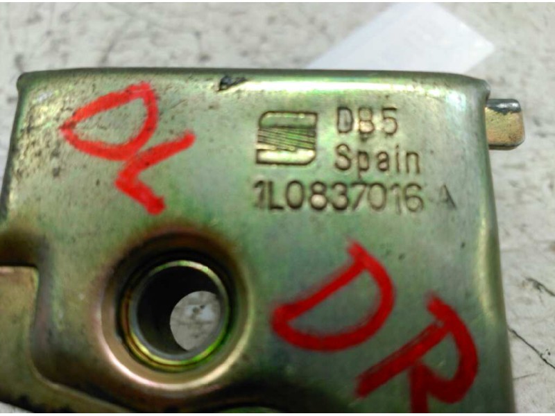 Recambio de cerradura puerta delantera derecha para seat toledo (1l) magnus referencia OEM IAM 1L0837016A  