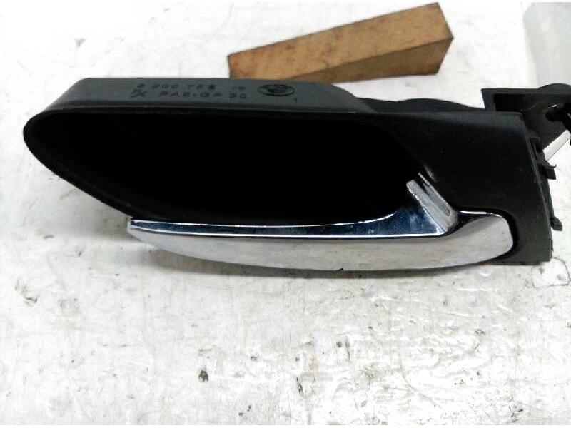 Recambio de maneta interior trasera derecha para bmw serie 3 berlina (e46) 320d referencia OEM IAM 51418200724  