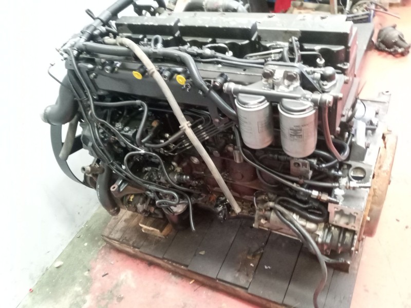 Recambio de motor completo para man le 12.225 lc referencia OEM IAM d0836lfl02  165013753p253