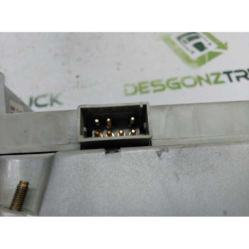 Recambio de piloto trasero derecho para mercedes clase c (w202) berlina 2.2 cat referencia OEM IAM 2028201064  