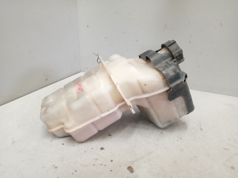 Recambio de deposito expansion para scania serie 4 (p 94 d) referencia OEM IAM 1511775  