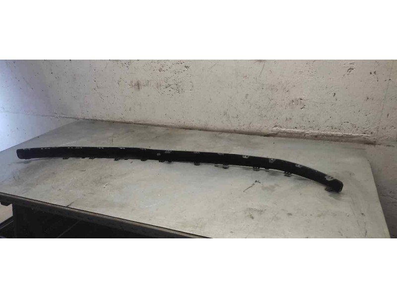 Recambio de molduras delanteras para peugeot 407 1.8 16v cat referencia OEM IAM 9644596377  