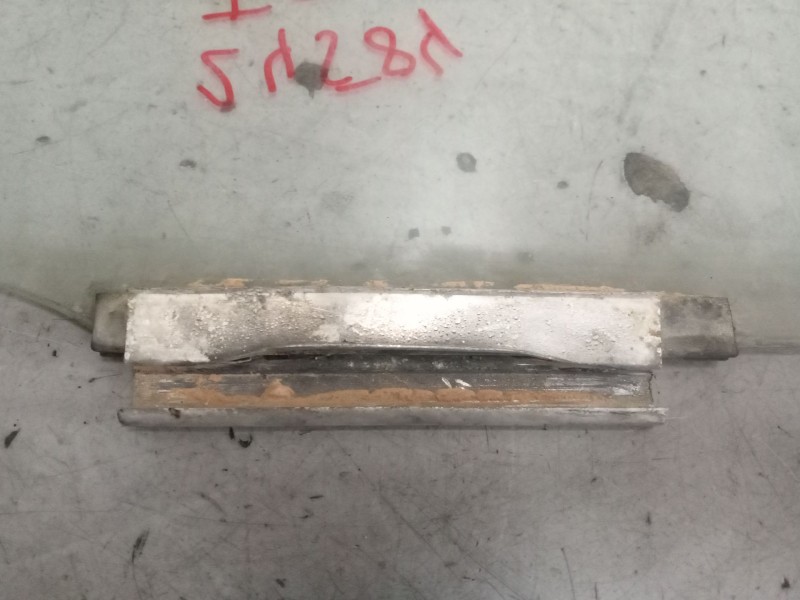 Recambio de luna delantera izquierda para man le 12.225 lc referencia OEM IAM 85626500013  