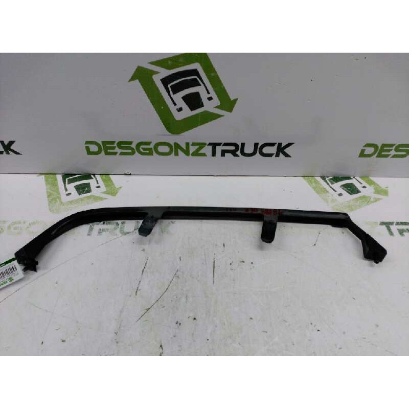 Recambio de moldura para citroen xantia berlina 1.9 td sx referencia OEM IAM 9625966877 BAJO FARO BISEL