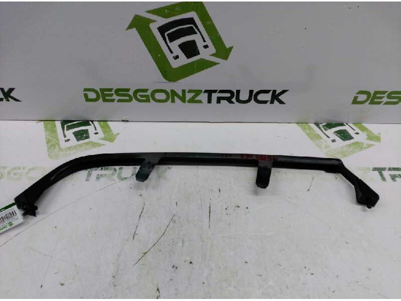 Recambio de moldura para citroen xantia berlina 1.9 td sx referencia OEM IAM 9625966877 BAJO FARO BISEL