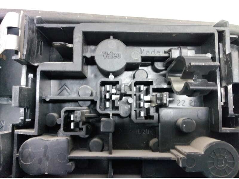 Recambio de piloto trasero derecho para citroen xantia berlina 1.9 td sx referencia OEM IAM  INTERIOR 