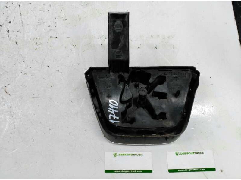 Recambio de emblema para peugeot 206 berlina xr referencia OEM IAM   