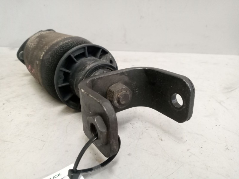 Recambio de amortiguador trasero izquierdo cabina para scania serie 4 (p 94 d) referencia OEM IAM   